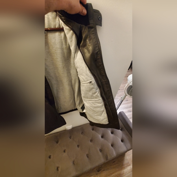 **SOLD** Danier leather jacket excellent condition - Picture 5 of 5